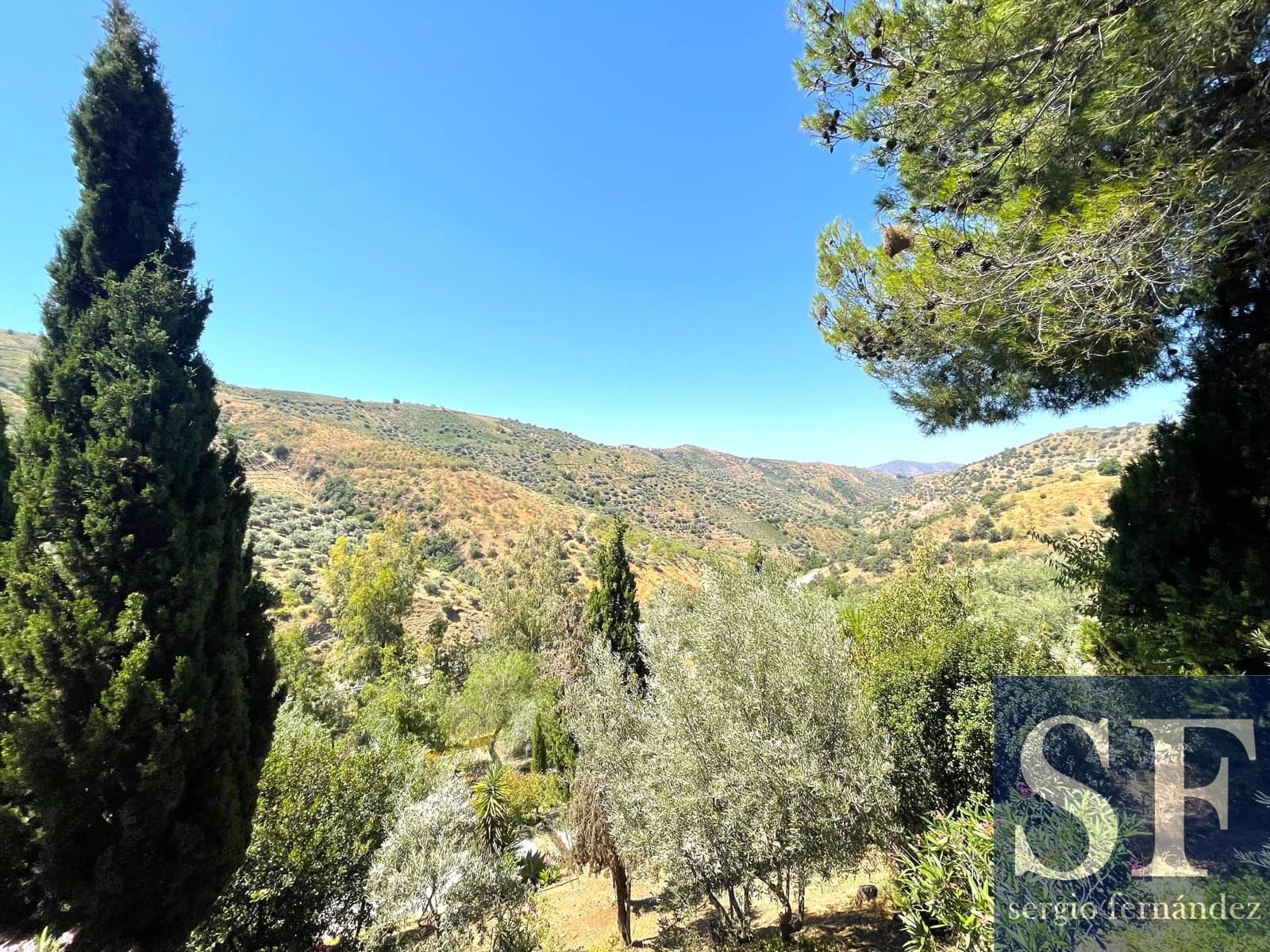 4 soveværelse Villa til salg i Canillas de Albaida med swimmingpool garage - € 359.000 (Ref: 9113289)