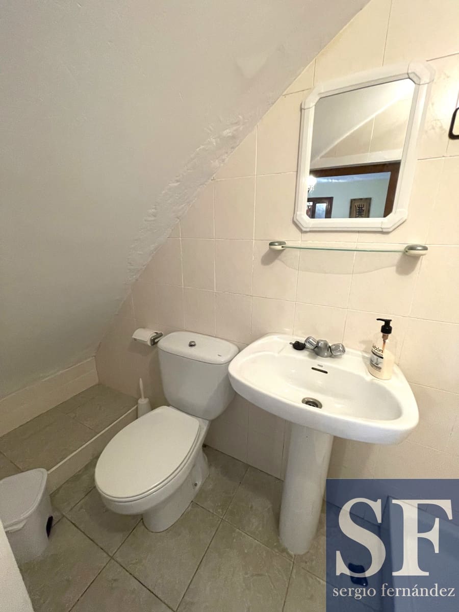 5 sypialnia Dom na sprzedaż w Sayalonga - 158 000 € (Ref: 9113291)