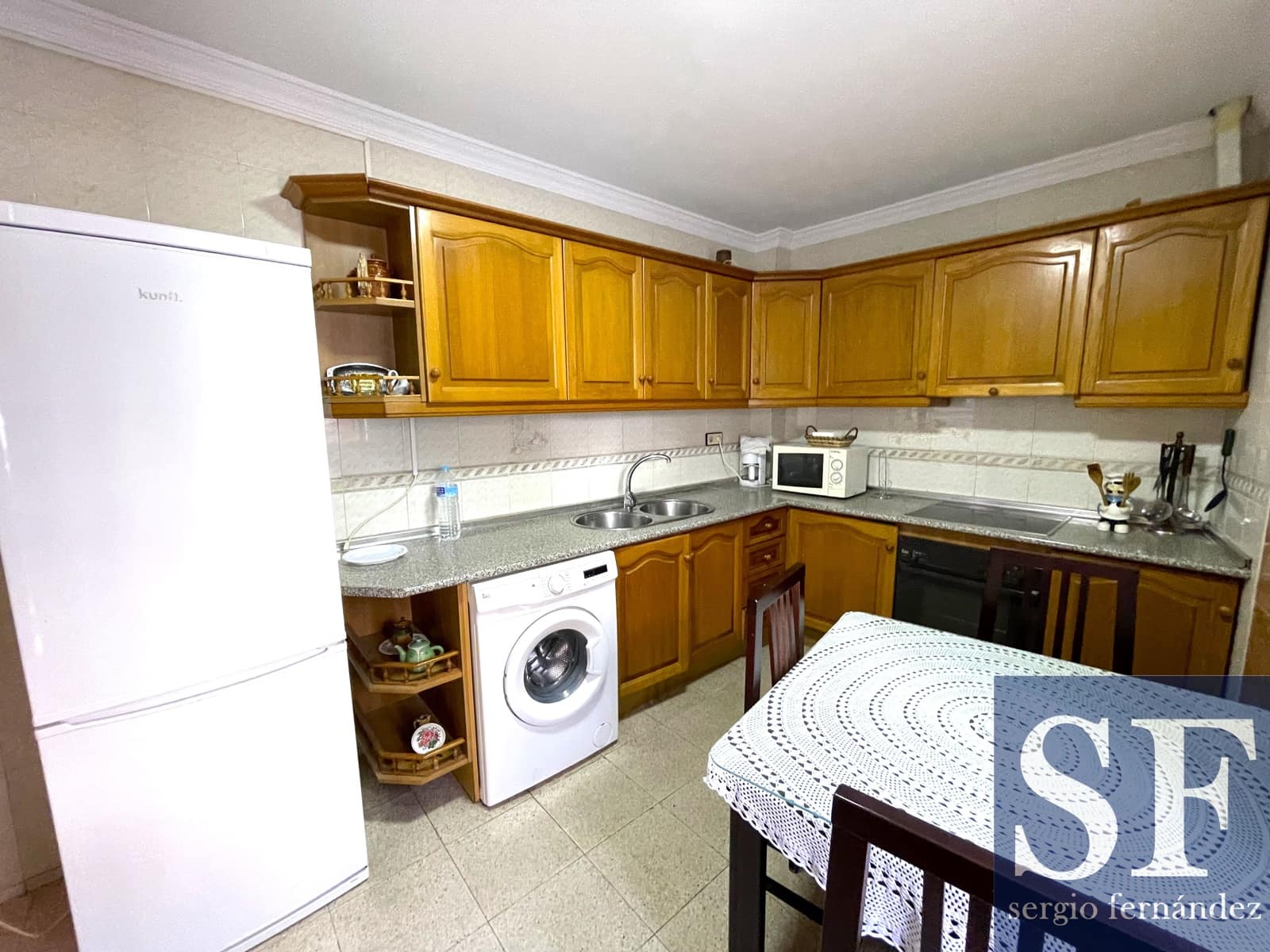 5 sypialnia Dom na sprzedaż w Sayalonga - 158 000 € (Ref: 9113291)