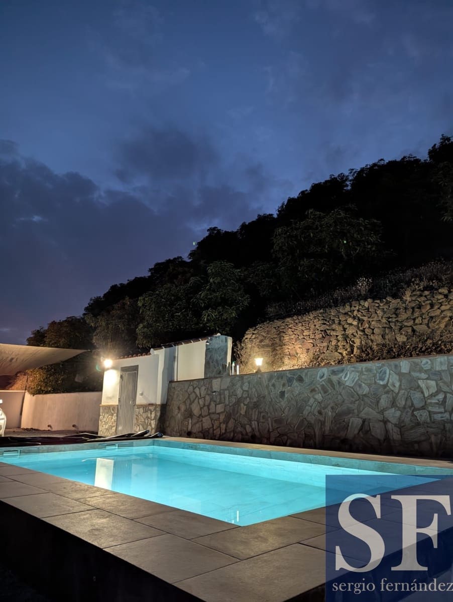 2 Zimmer Ferienvilla in Competa mit Pool - 1.400 € (Ref: 9158384)