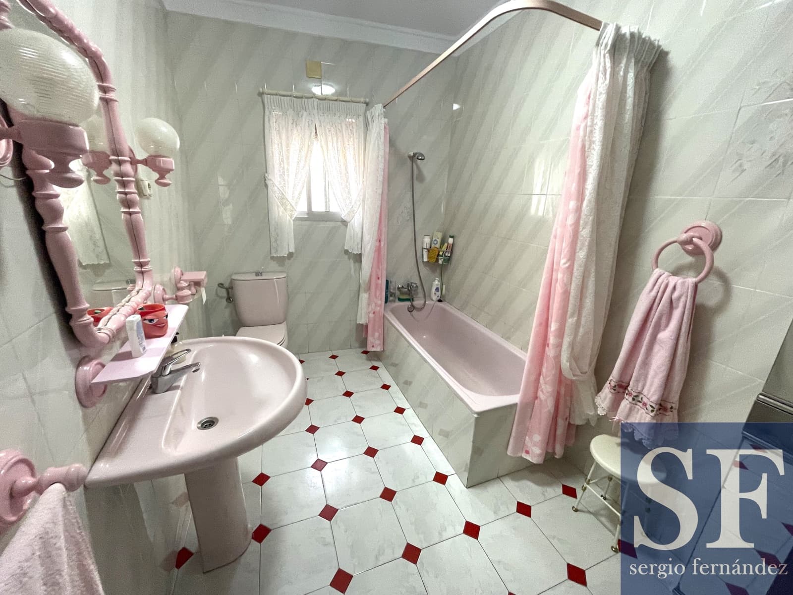 5 soveværelse Byhus til salg i Arenas med garage - € 249.000 (Ref: 9216732)