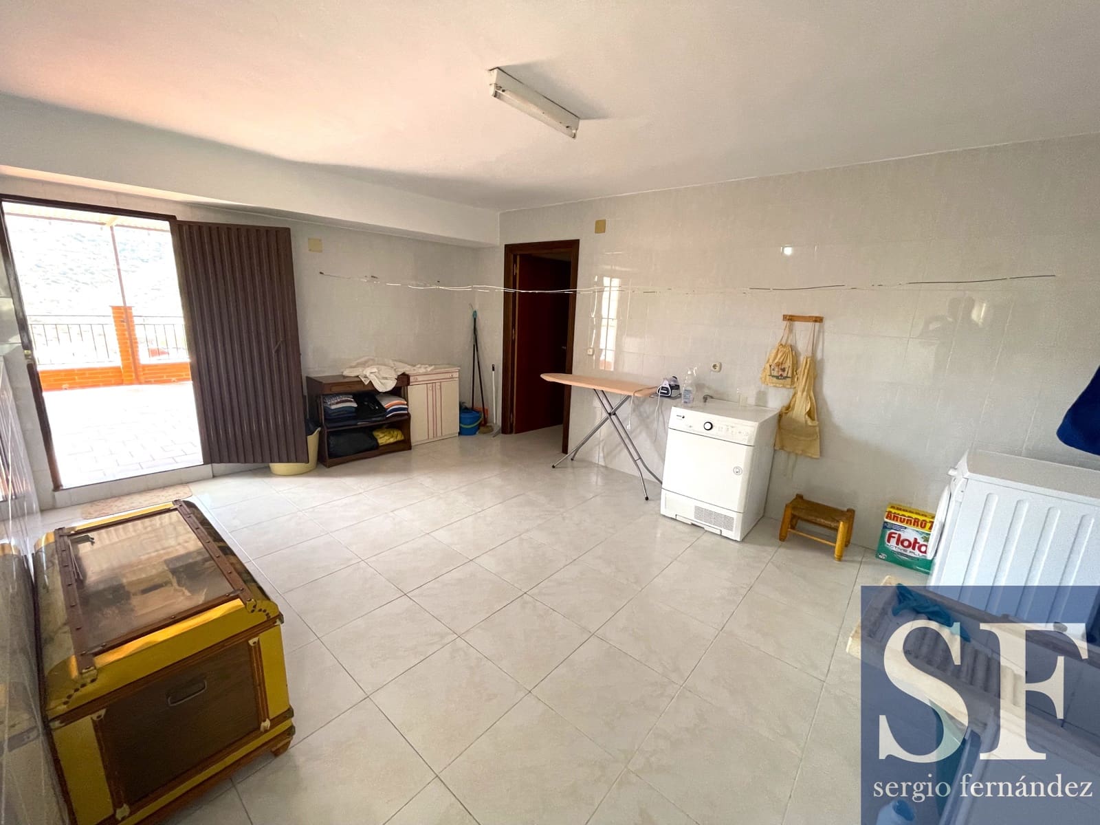 5 soveværelse Byhus til salg i Arenas med garage - € 249.000 (Ref: 9216732)