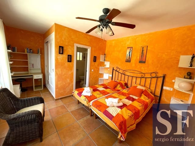 2 sovrum Villa till salu i Sayalonga med pool - 455 000 € (Ref: 9314622)