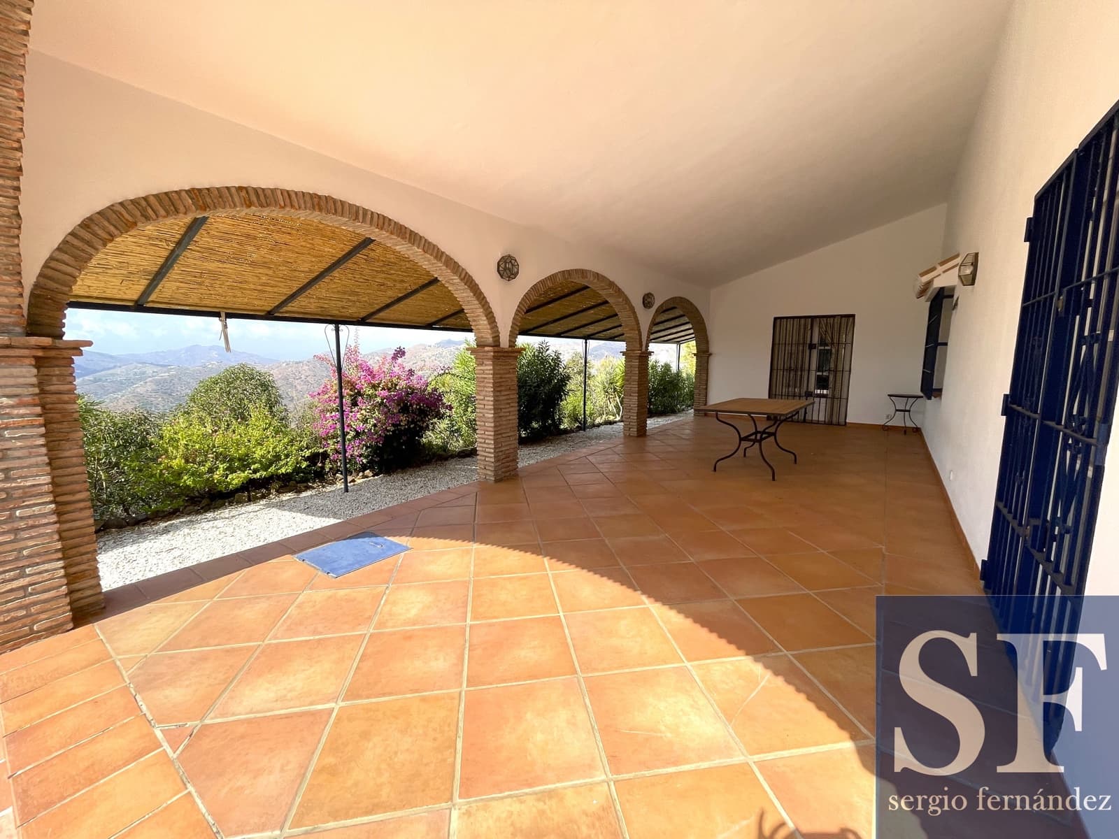 2 sovrum Villa till salu i Sayalonga med pool - 455 000 € (Ref: 9314622)