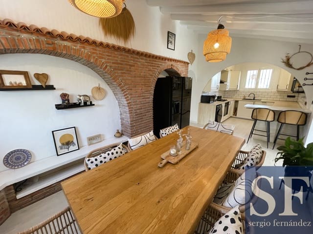 3 bedroom Villa for sale in Cómpeta with pool - € 485,000 (Ref: 9464867)