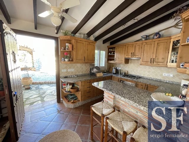 3 bedroom Villa for sale in Cómpeta with pool - € 435,000 (Ref: 9484053)