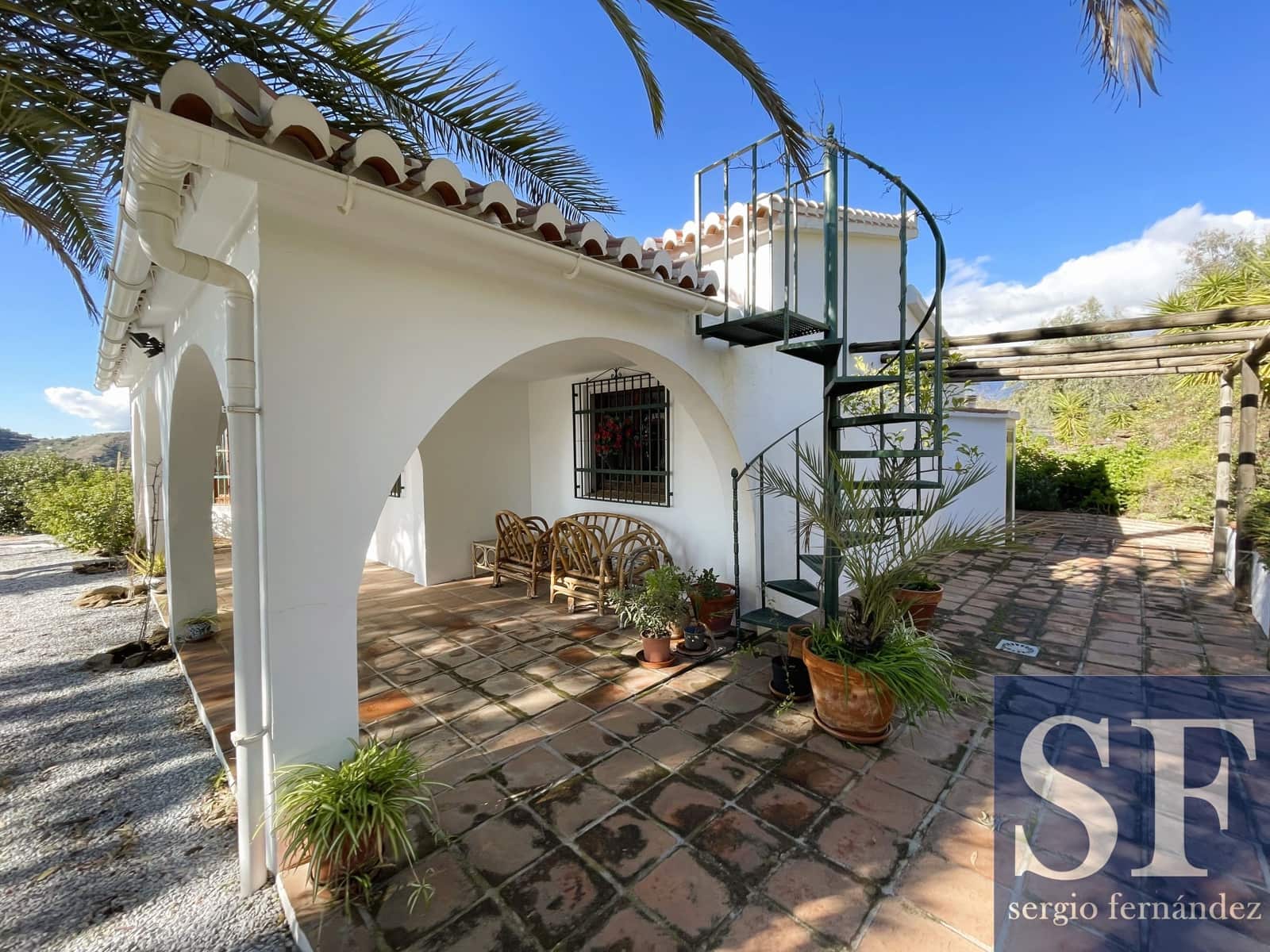 3 bedroom Villa for sale in Competa with pool - € 435,000 (Ref: 9484053)