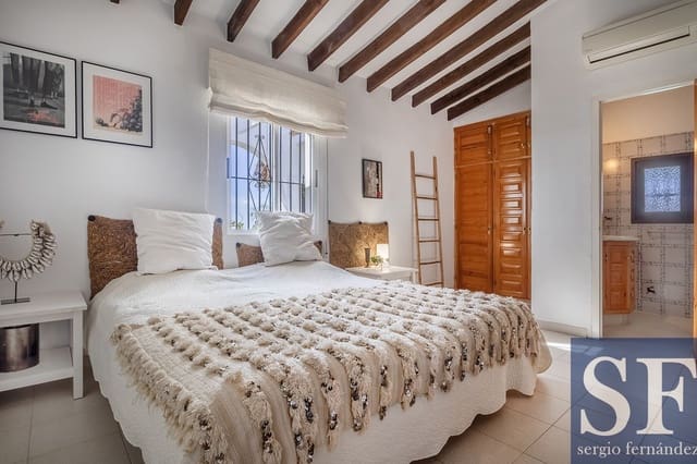 Chalet de 4 habitaciones en Cómpeta en venta con piscina garaje - 650.000 € (Ref: 9606832)