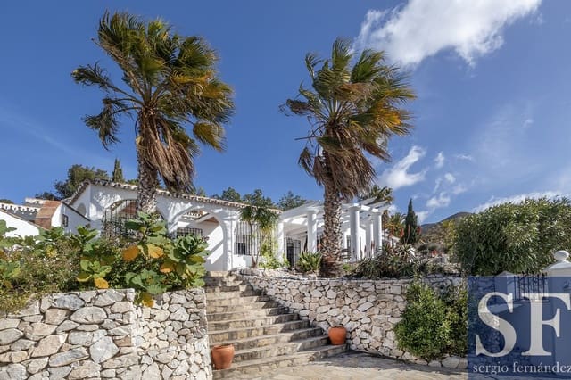 Chalet de 4 habitaciones en Cómpeta en venta con piscina garaje - 650.000 € (Ref: 9606832)