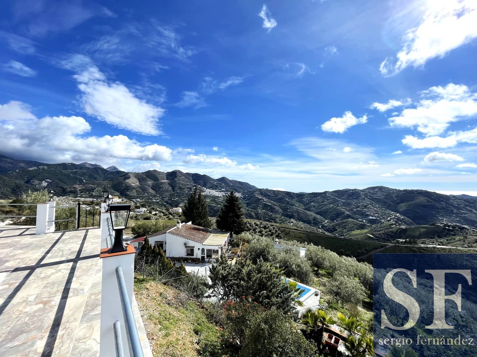 3 sypialnia Willa na sprzedaż w Canillas de Albaida z basenem - 415 000 € (Ref: 9635079)