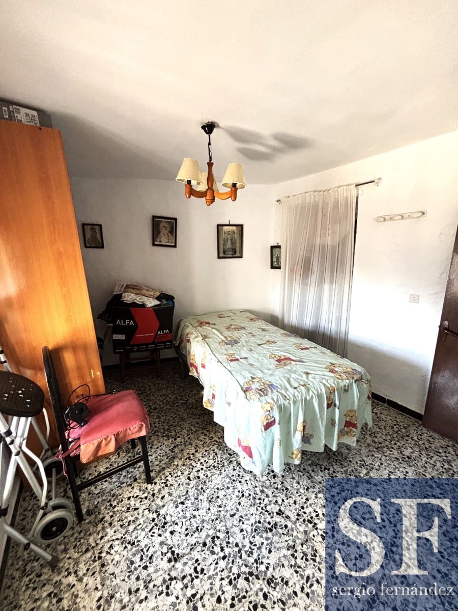 4 bedroom Townhouse for sale in Canillas de Aceituno - € 80,000 (Ref: 9675080)