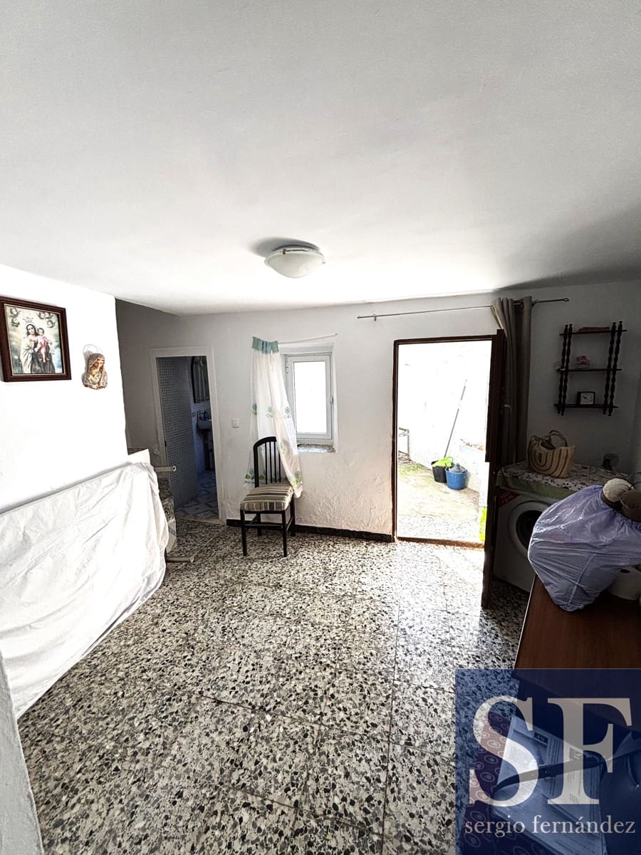 4 bedroom Townhouse for sale in Canillas de Aceituno - € 80,000 (Ref: 9675080)