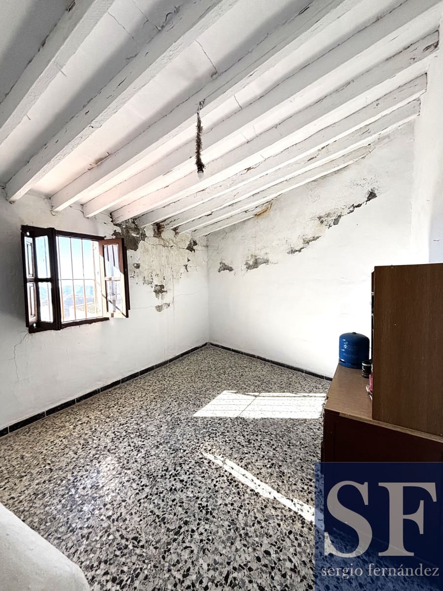 4 bedroom Townhouse for sale in Canillas de Aceituno - € 80,000 (Ref: 9675080)