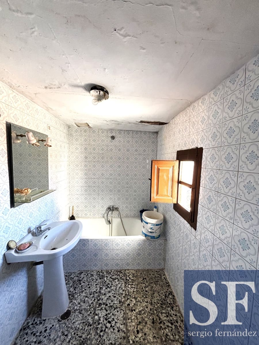 4 bedroom Townhouse for sale in Canillas de Aceituno - € 80,000 (Ref: 9675080)