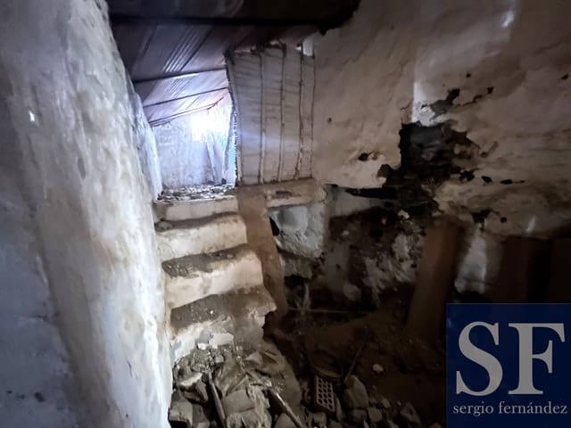 7 Zimmer Haus zu verkaufen in Salares - 67.000 € (Ref: 9675082)