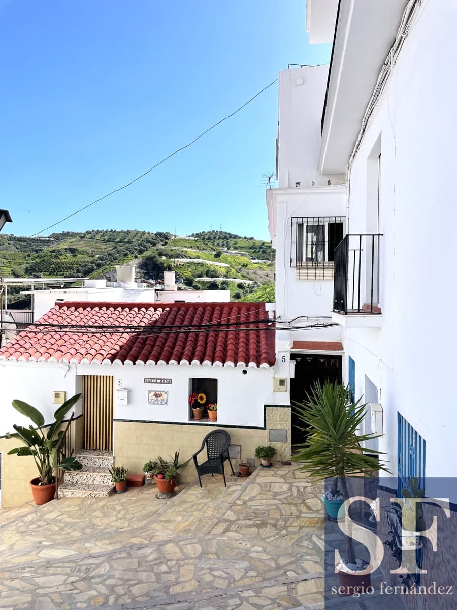 Casa de 4 habitaciones en Algarrobo en venta - 175.000 € (Ref: 9675083)