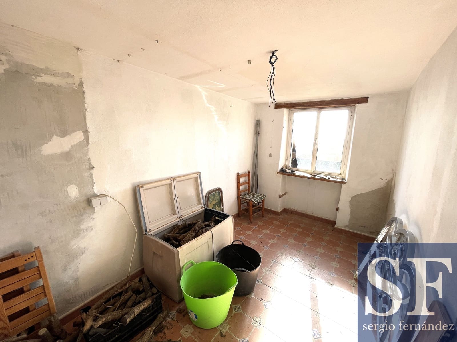 5 soveværelse Villa til salg i Competa - € 95.000 (Ref: 9750983)