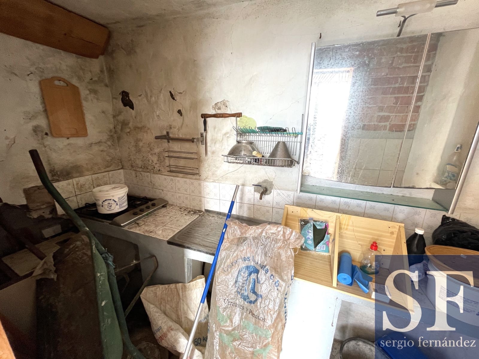 5 soveværelse Villa til salg i Competa - € 95.000 (Ref: 9750983)