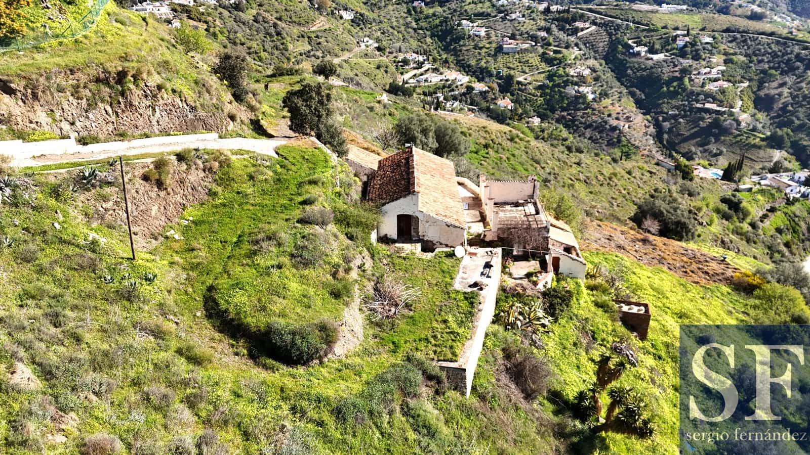 5 soveværelse Villa til salg i Competa - € 95.000 (Ref: 9750983)