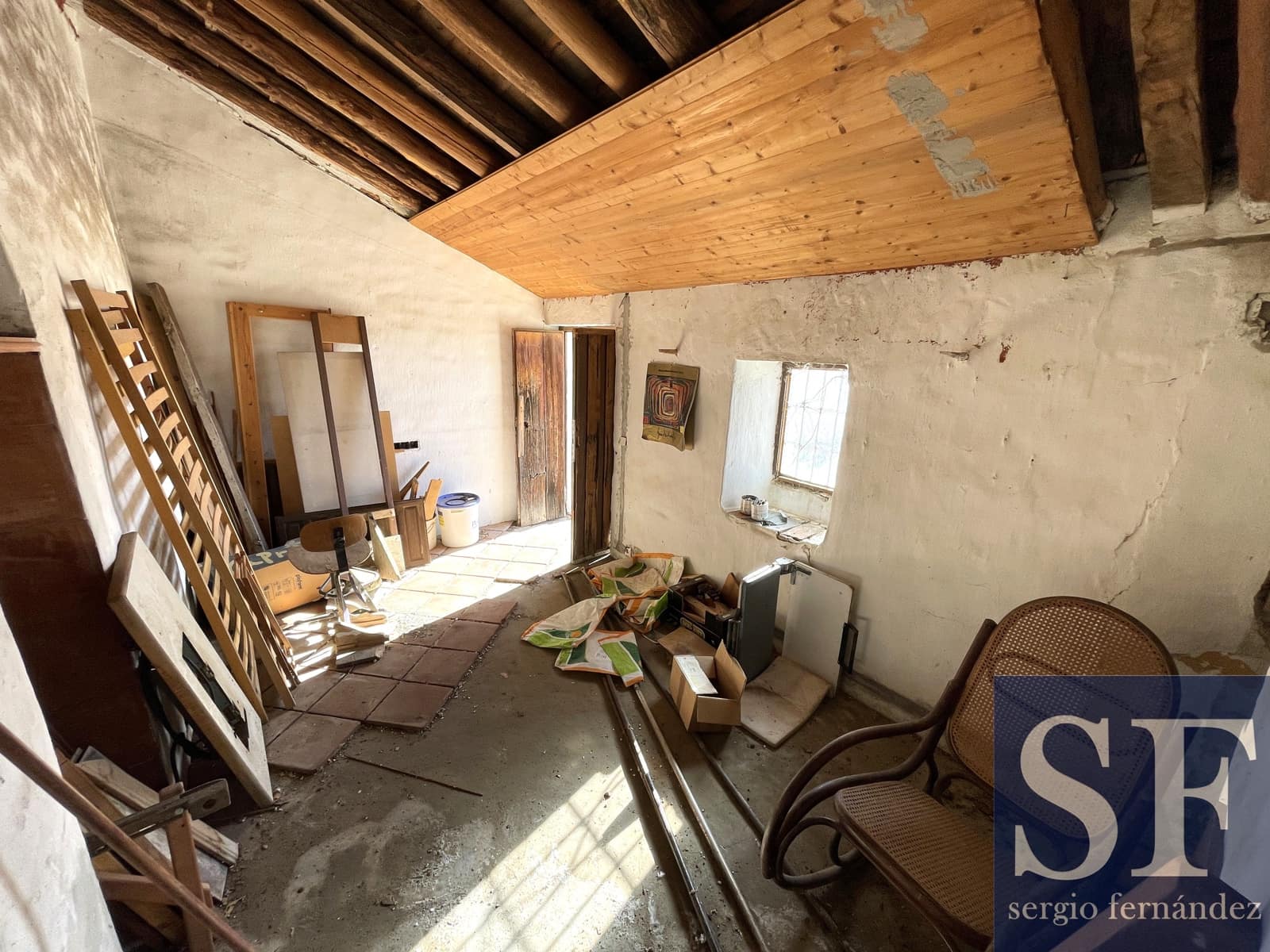 5 soveværelse Villa til salg i Competa - € 95.000 (Ref: 9750983)