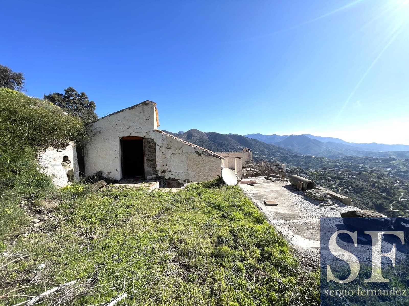 5 soveværelse Villa til salg i Competa - € 95.000 (Ref: 9750983)