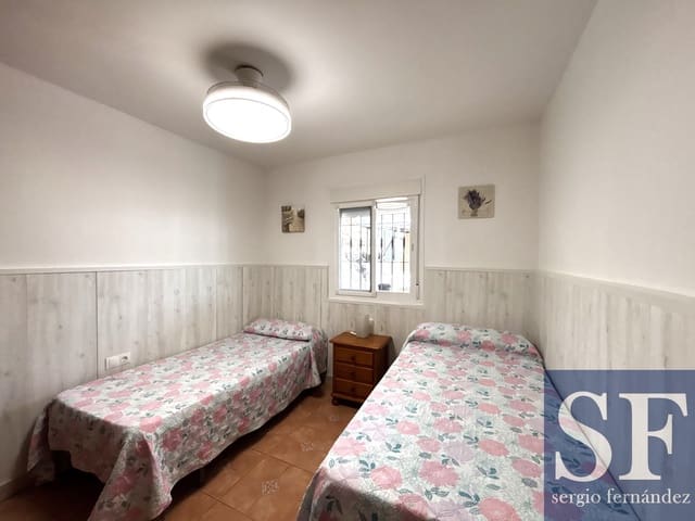 3 soveværelse Villa til salg i Sayalonga med swimmingpool - € 365.000 (Ref: 9772433)