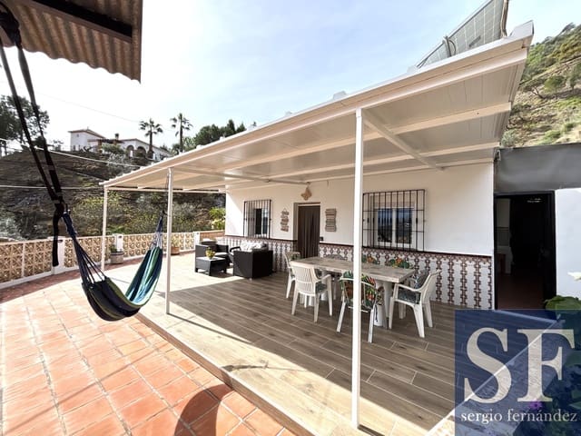 3 soveværelse Villa til salg i Sayalonga med swimmingpool - € 365.000 (Ref: 9772433)