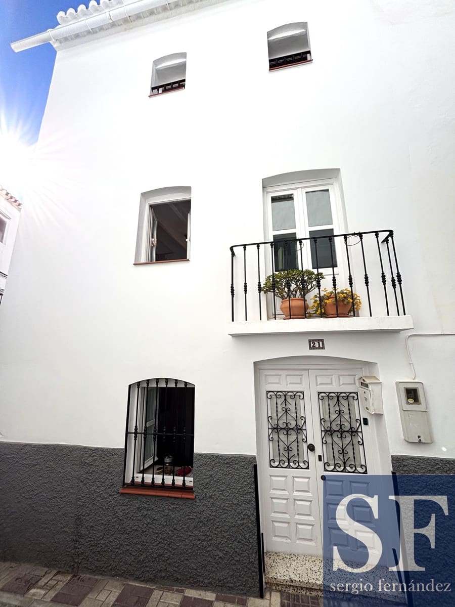 2 bedroom Townhouse for sale in Competa - € 325,000 (Ref: 9772434)
