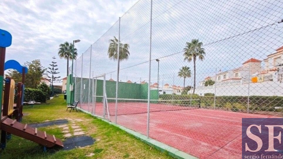 Casa de 3 habitaciones en Chilches en venta con piscina - 429.000 € (Ref: 9798291)