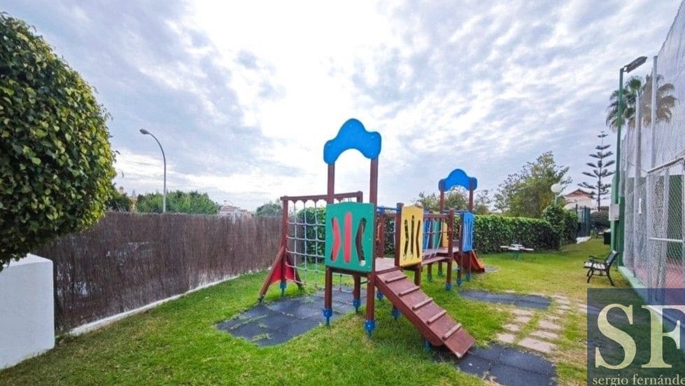 Casa de 3 habitaciones en Chilches en venta con piscina - 429.000 € (Ref: 9798291)