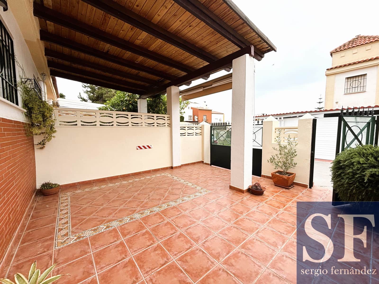Casa de 3 habitaciones en Chilches en venta con piscina - 429.000 € (Ref: 9798291)