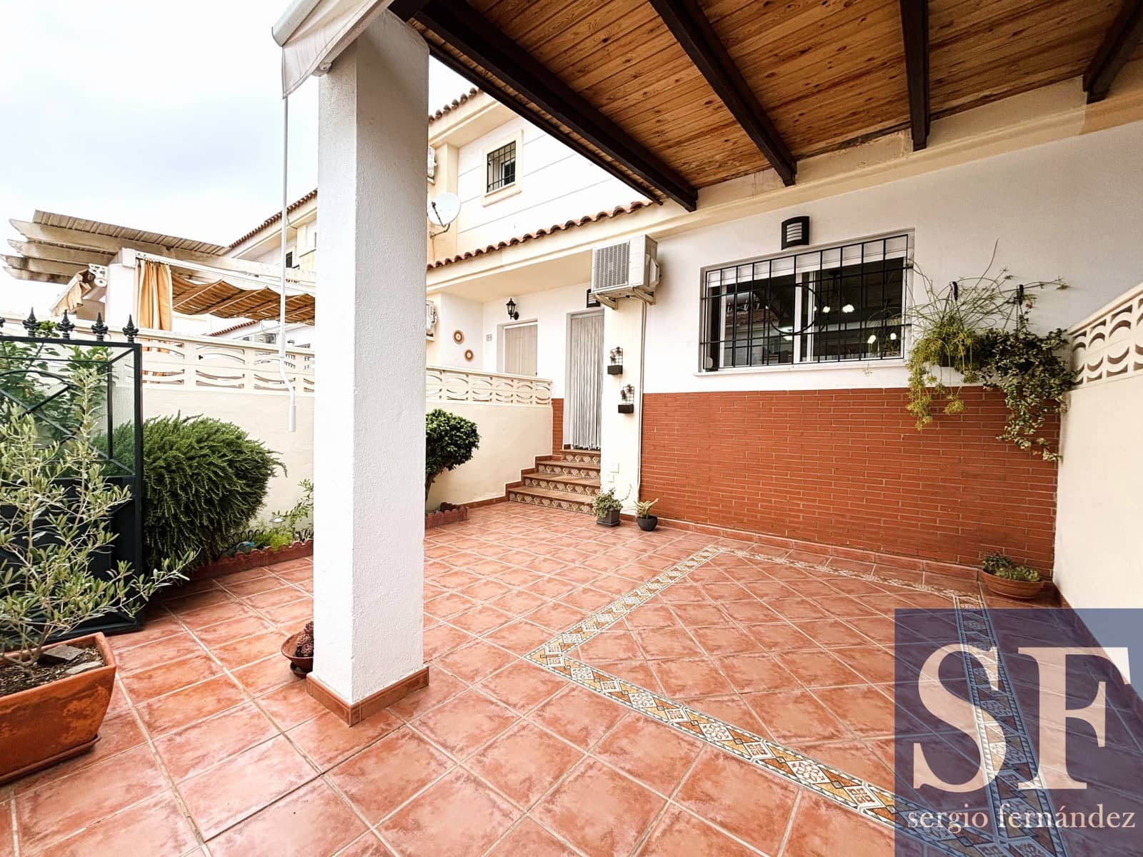 3 bedroom Townhouse for sale in Chilches with pool - € 429,000 (Ref: 9798291)