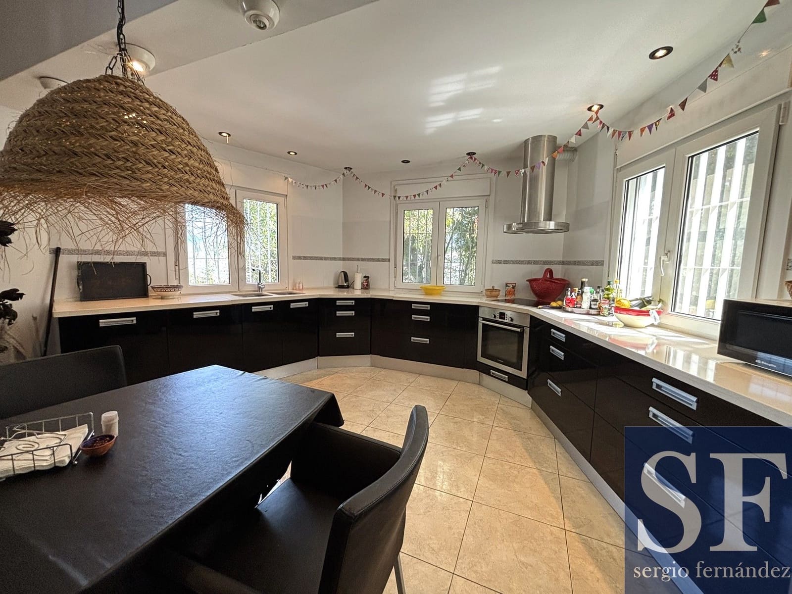 4 bedroom Villa for sale in Competa with pool garage - € 575,000 (Ref: 9891458)