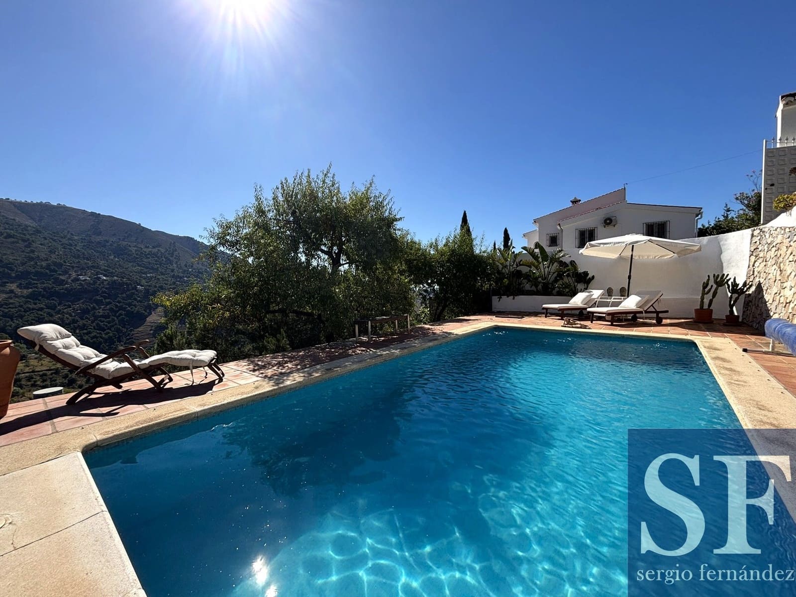 Chalet de 3 habitaciones en Cómpeta en venta con piscina garaje - 495.000 € (Ref: 9891459)