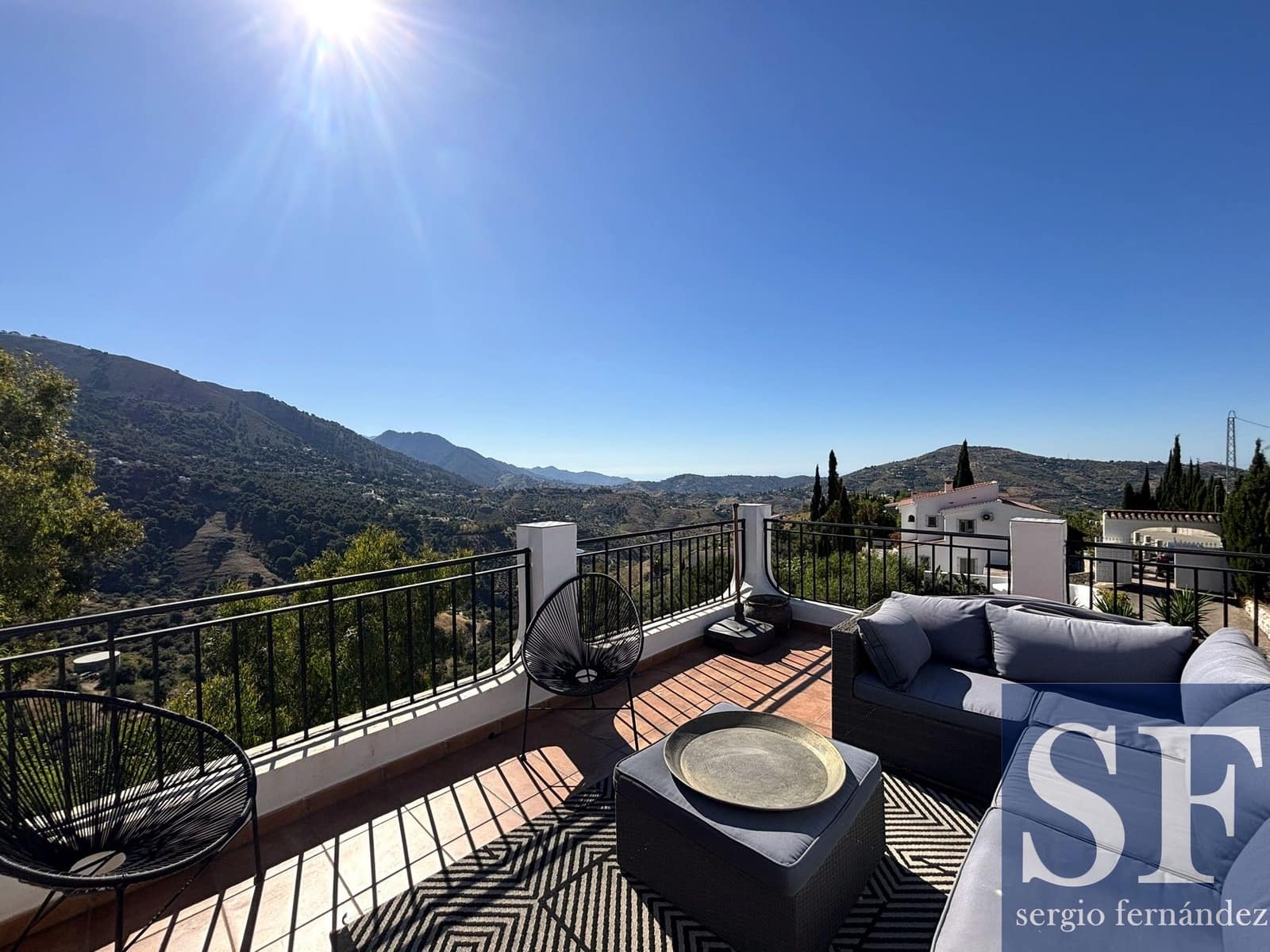 Chalet de 3 habitaciones en Cómpeta en venta con piscina garaje - 495.000 € (Ref: 9891459)