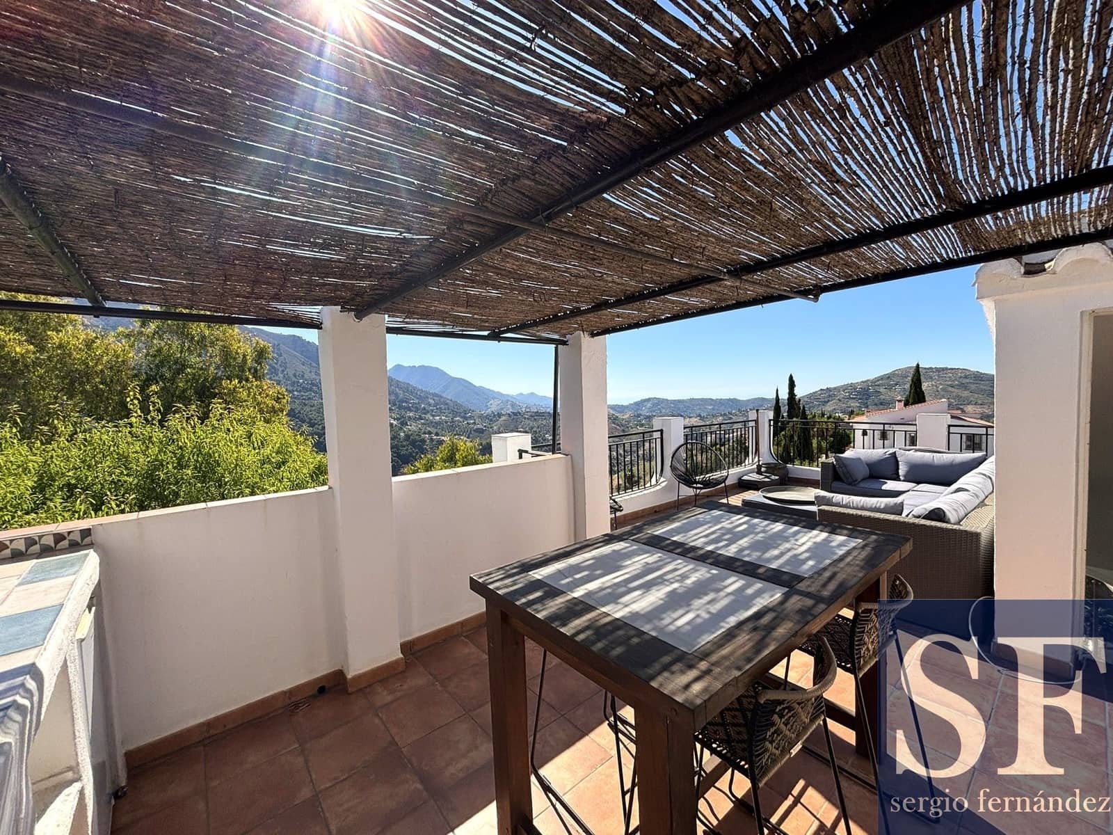 Chalet de 3 habitaciones en Cómpeta en venta con piscina garaje - 495.000 € (Ref: 9891459)