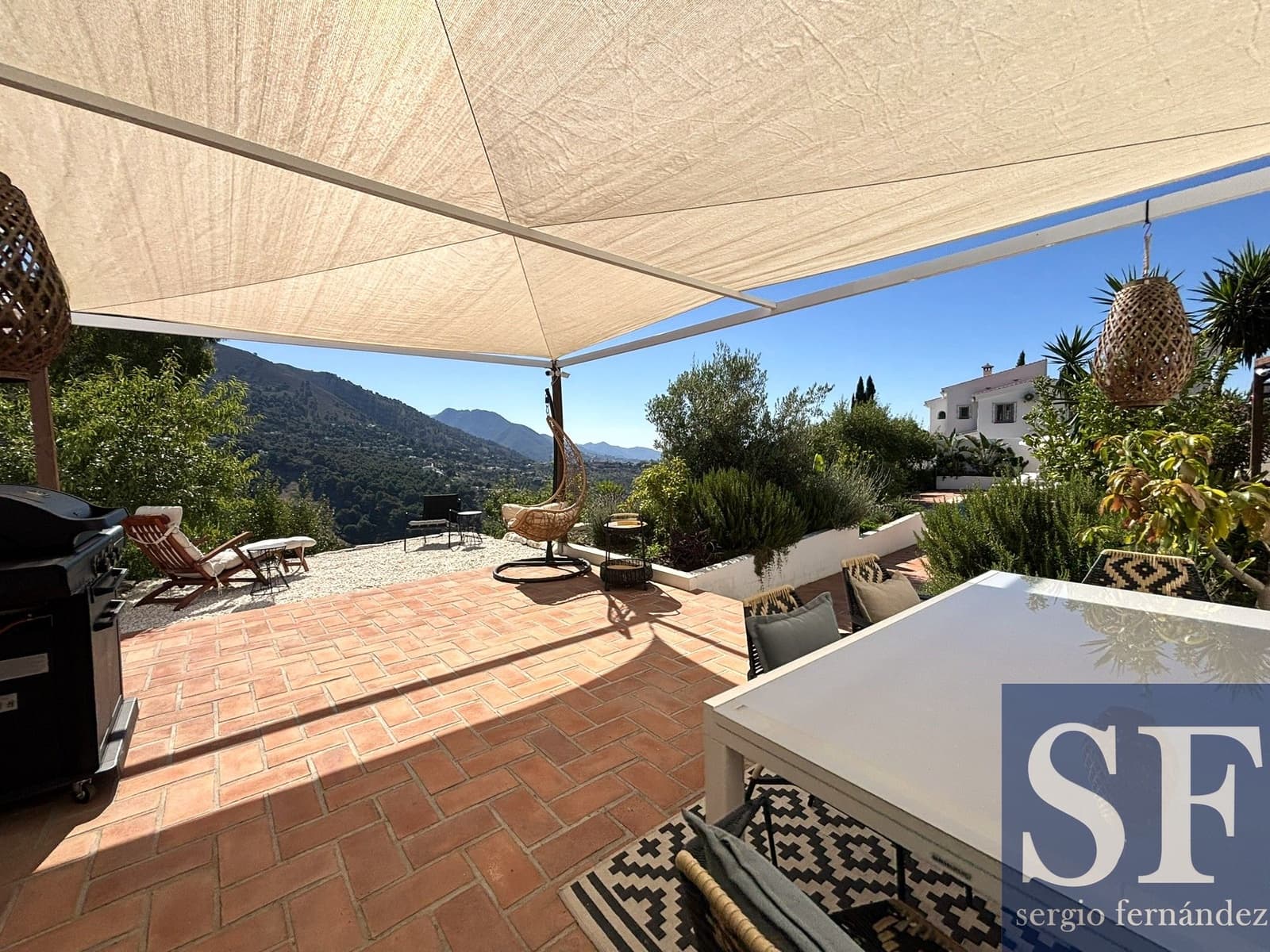 Chalet de 3 habitaciones en Cómpeta en venta con piscina garaje - 495.000 € (Ref: 9891459)