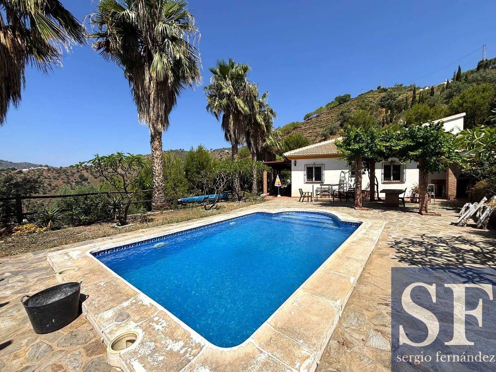 3 bedroom Villa for sale in Sayalonga with pool - € 365,000 (Ref: 9891461)