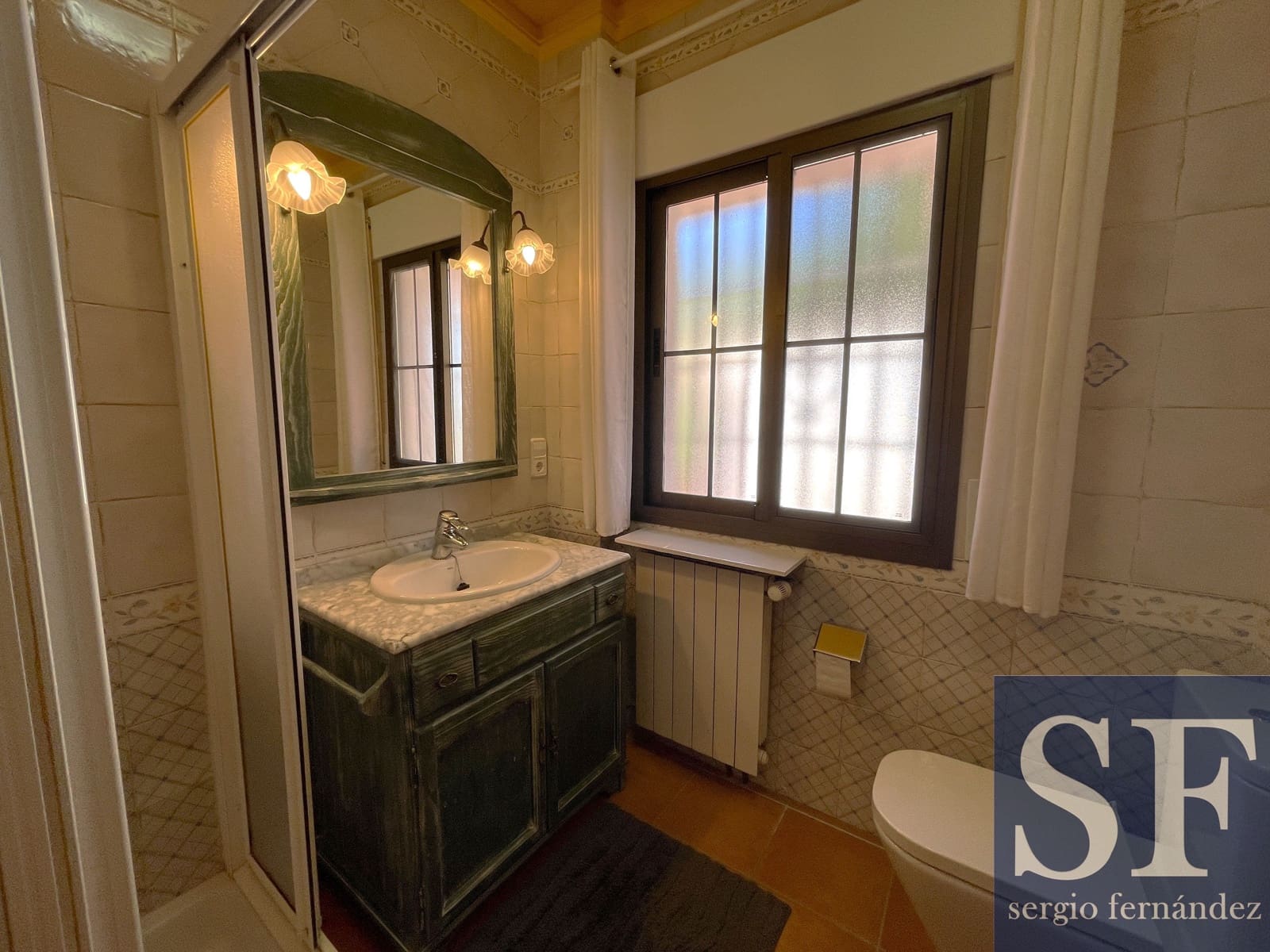 5 soveværelse Villa til salg i Sayalonga med swimmingpool - € 775.000 (Ref: 9925088)