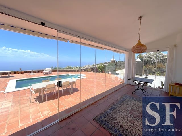 5 soveværelse Villa til salg i Sayalonga med swimmingpool - € 775.000 (Ref: 9925088)