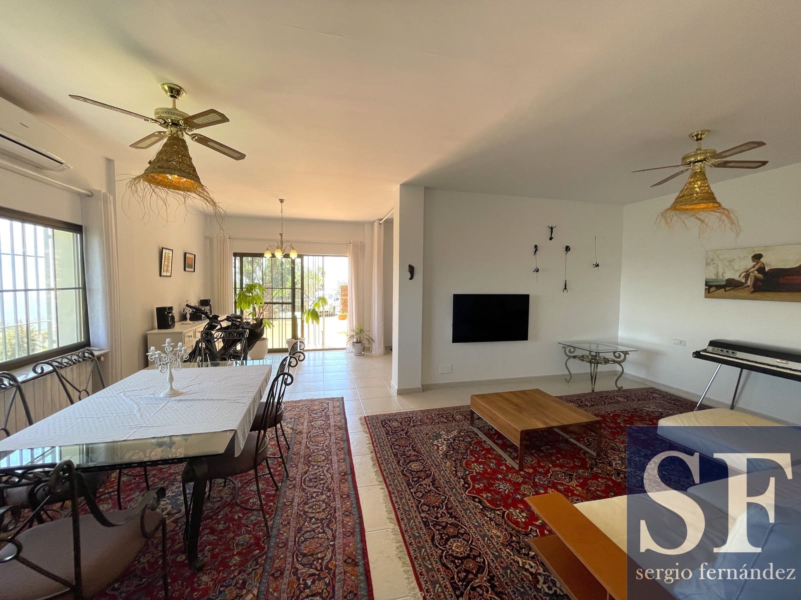 5 soveværelse Villa til salg i Sayalonga med swimmingpool - € 775.000 (Ref: 9925088)