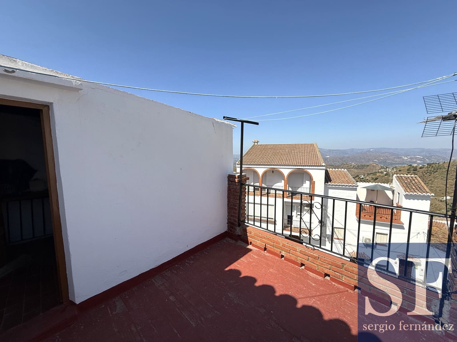 Casa de 5 habitaciones en Canillas de Aceituno en venta - 150.000 € (Ref: 9941516)