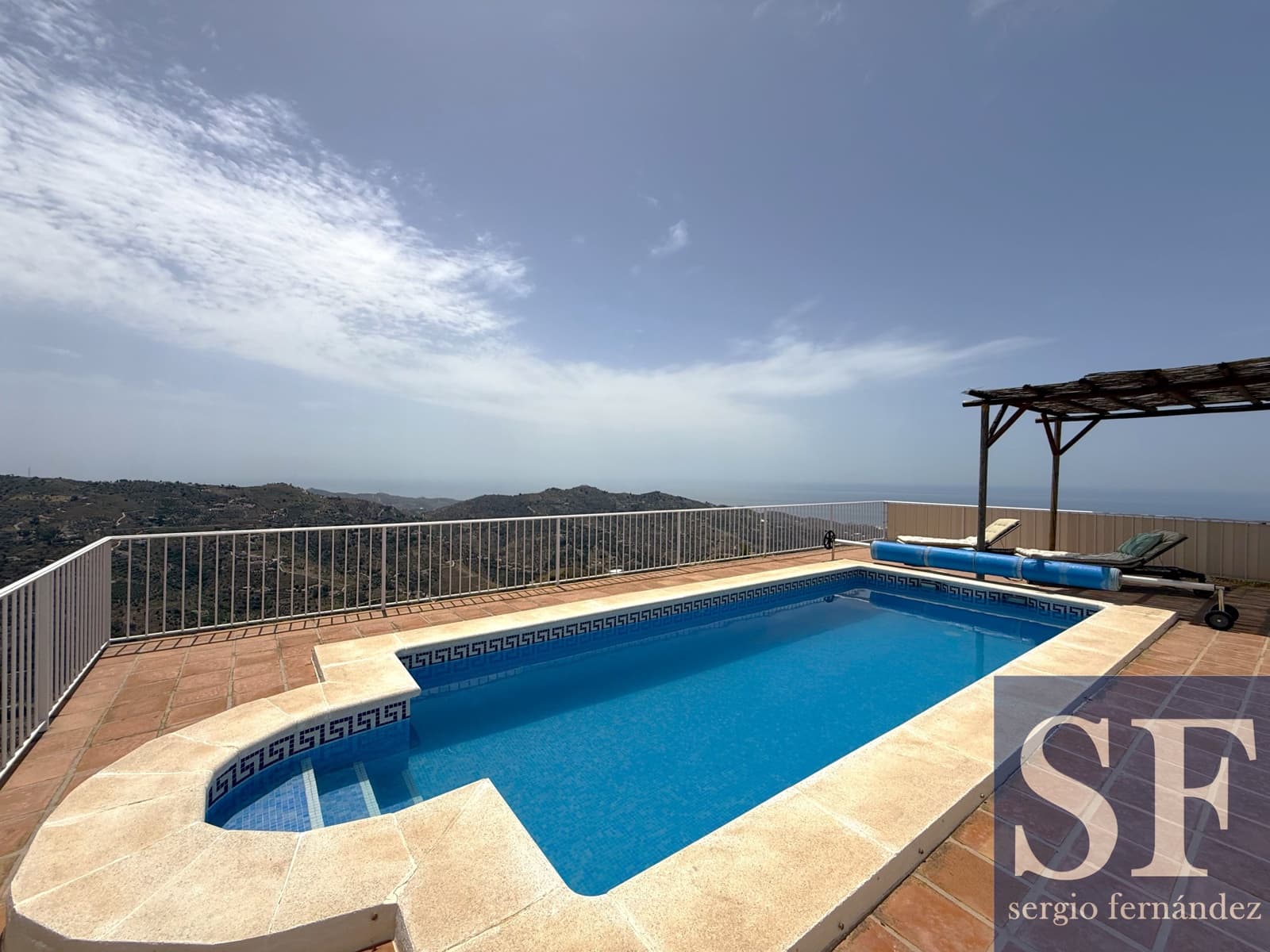 2 soveværelse Villa til salg i Competa med swimmingpool garage - € 349.000 (Ref: 9965793)