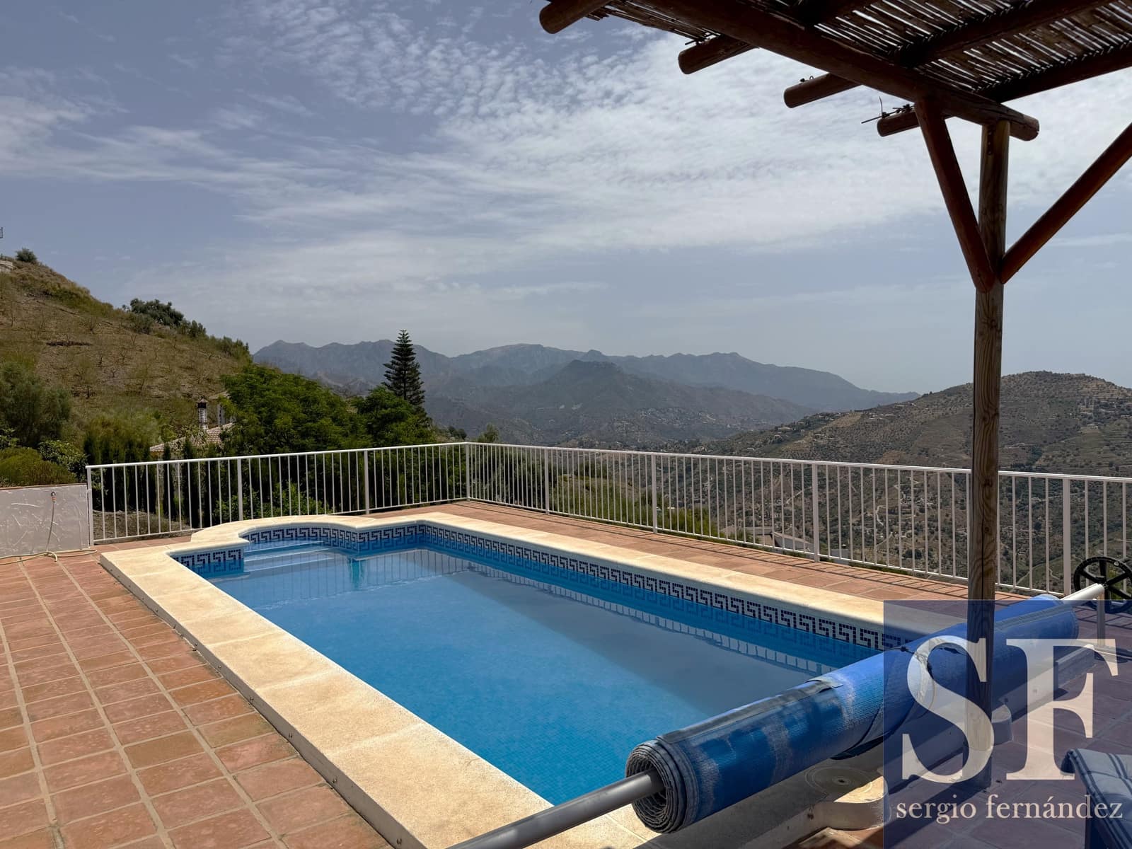2 soveværelse Villa til salg i Competa med swimmingpool garage - € 349.000 (Ref: 9965793)