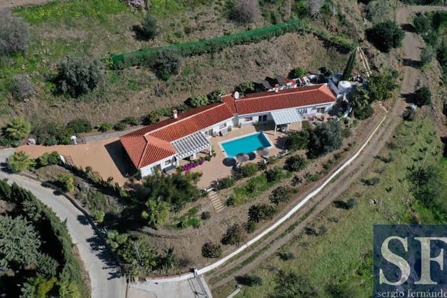 3 soverom Villa til salgs i Arenas med svømmebasseng - € 730 000 (Ref: 9999276)