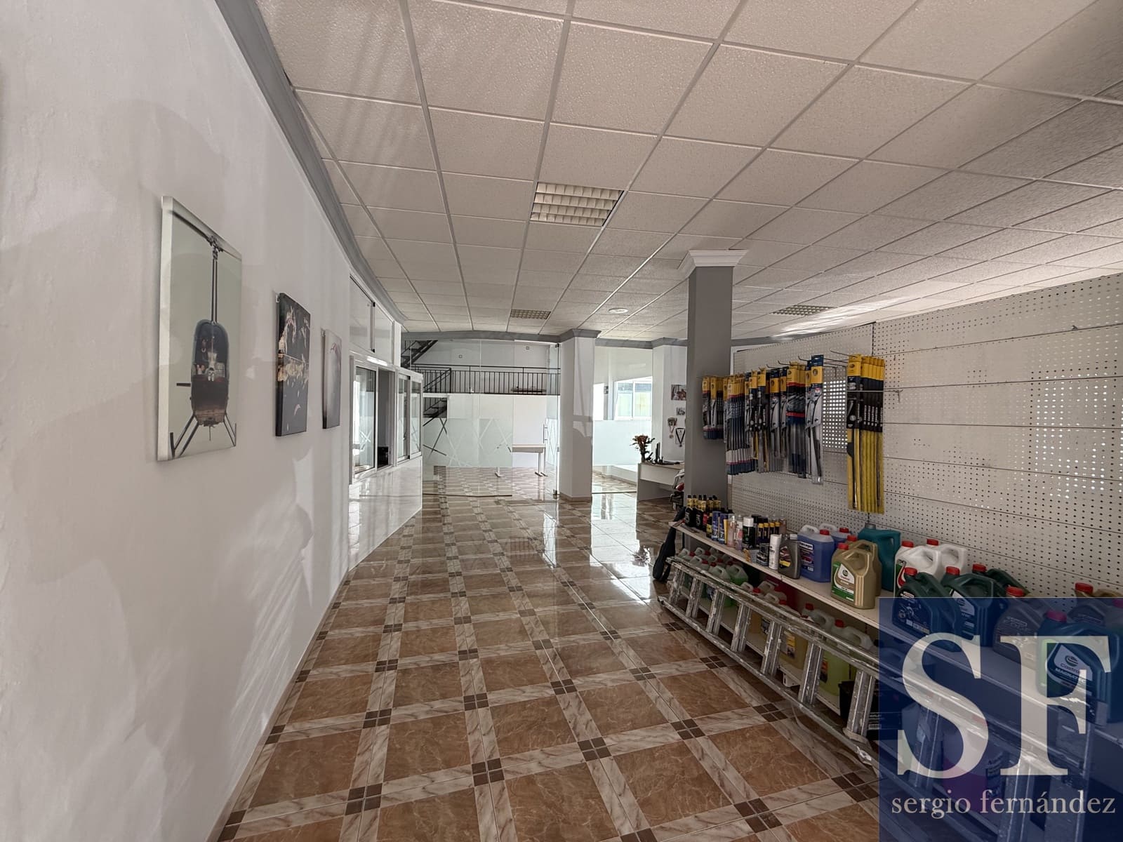Entreprise de location de vacances à Competa - 1 400 € (Ref: 9999277)