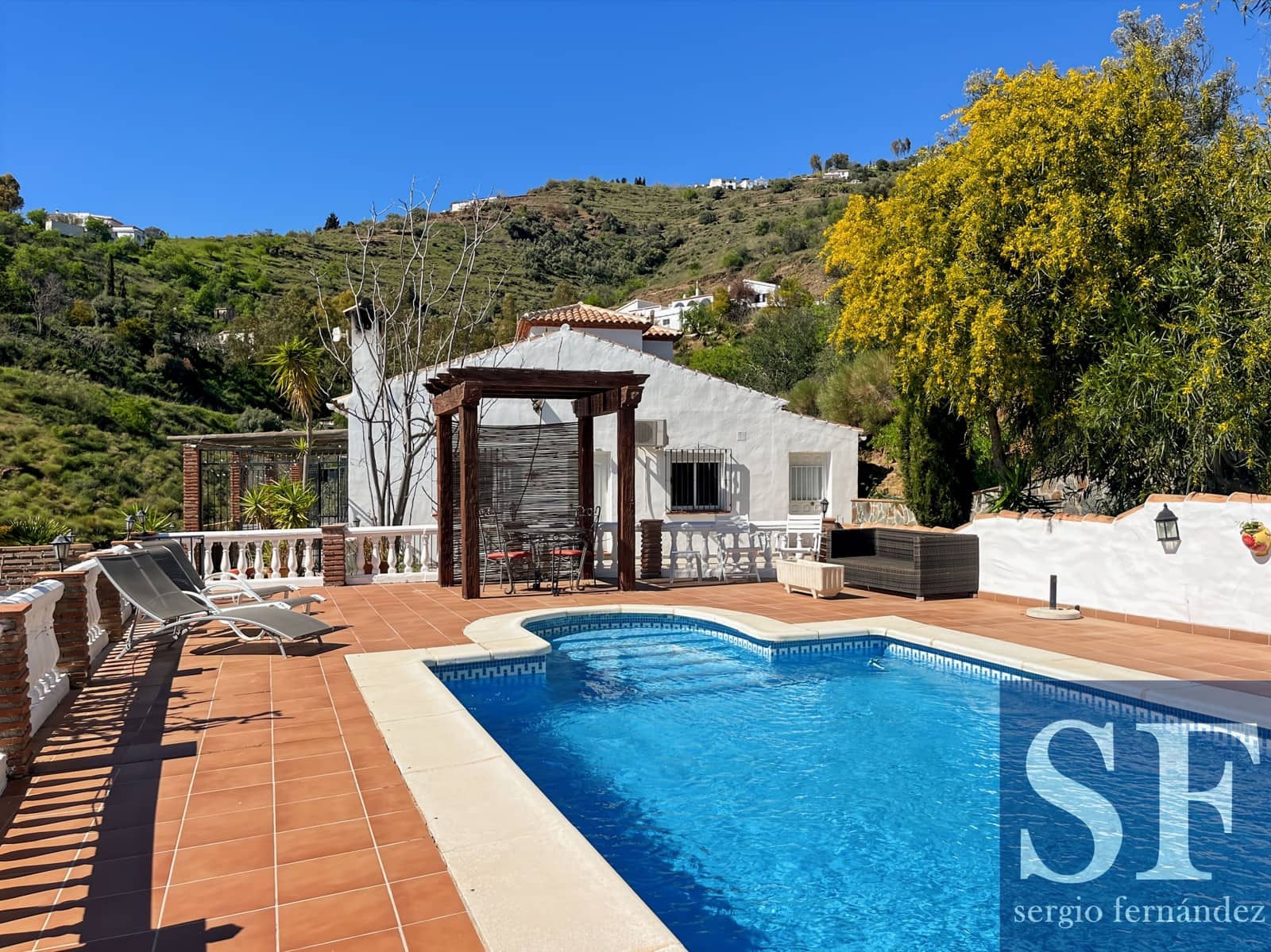 4 chambre Villa/Maison à vendre à Competa avec piscine - 425 000 € (Ref: 9999279)