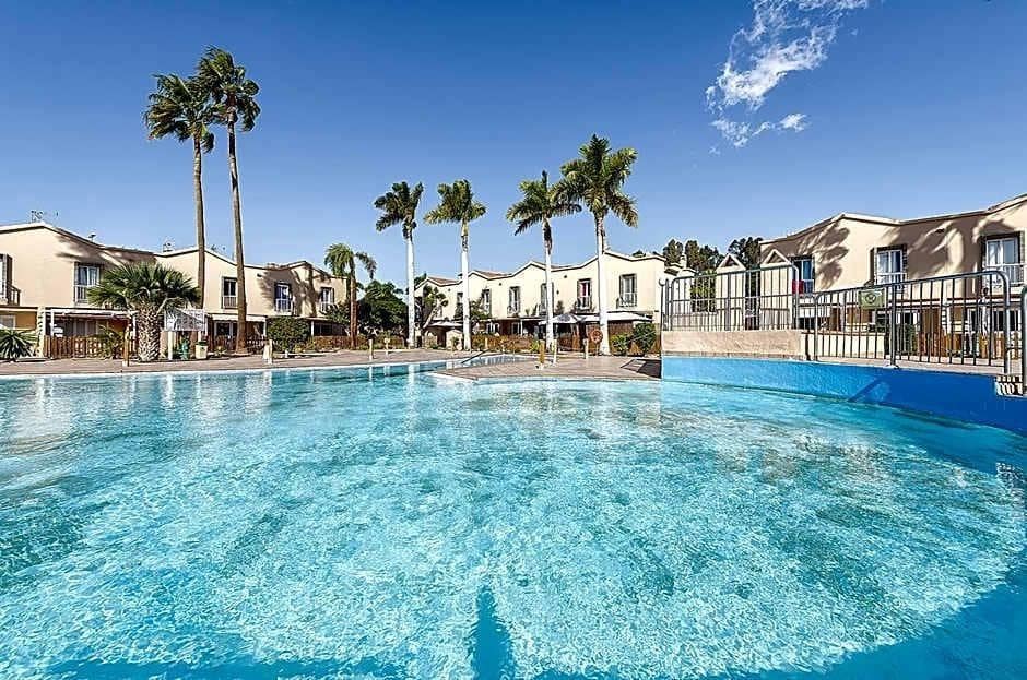 1 Zimmer Reihenhaus zu verkaufen in Campo Internacional mit Pool - 240.000 € (Ref: 10025862)