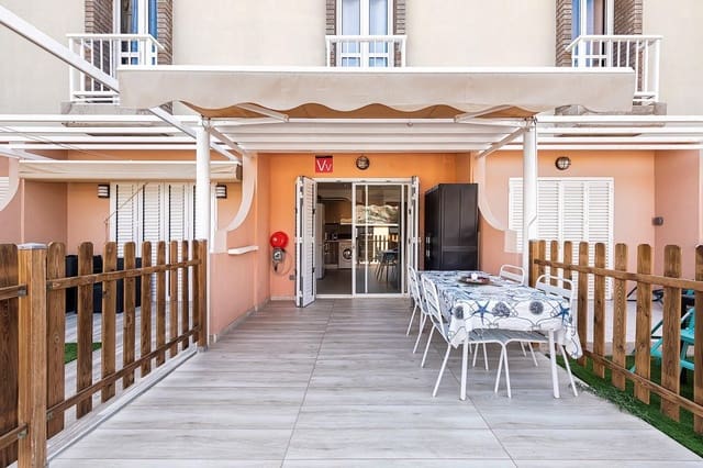 1 quarto Moradia em Banda para venda em Campo Internacional, San Bartolomé de Tirajana com piscina - 240 000 € (Ref: 10025862)