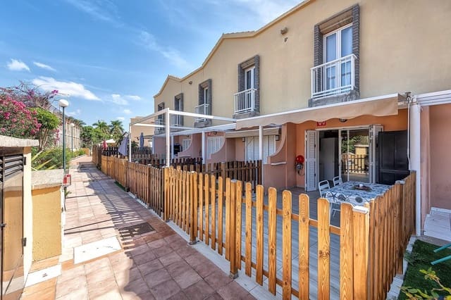 1 quarto Moradia em Banda para venda em Campo Internacional, San Bartolomé de Tirajana com piscina - 240 000 € (Ref: 10025862)